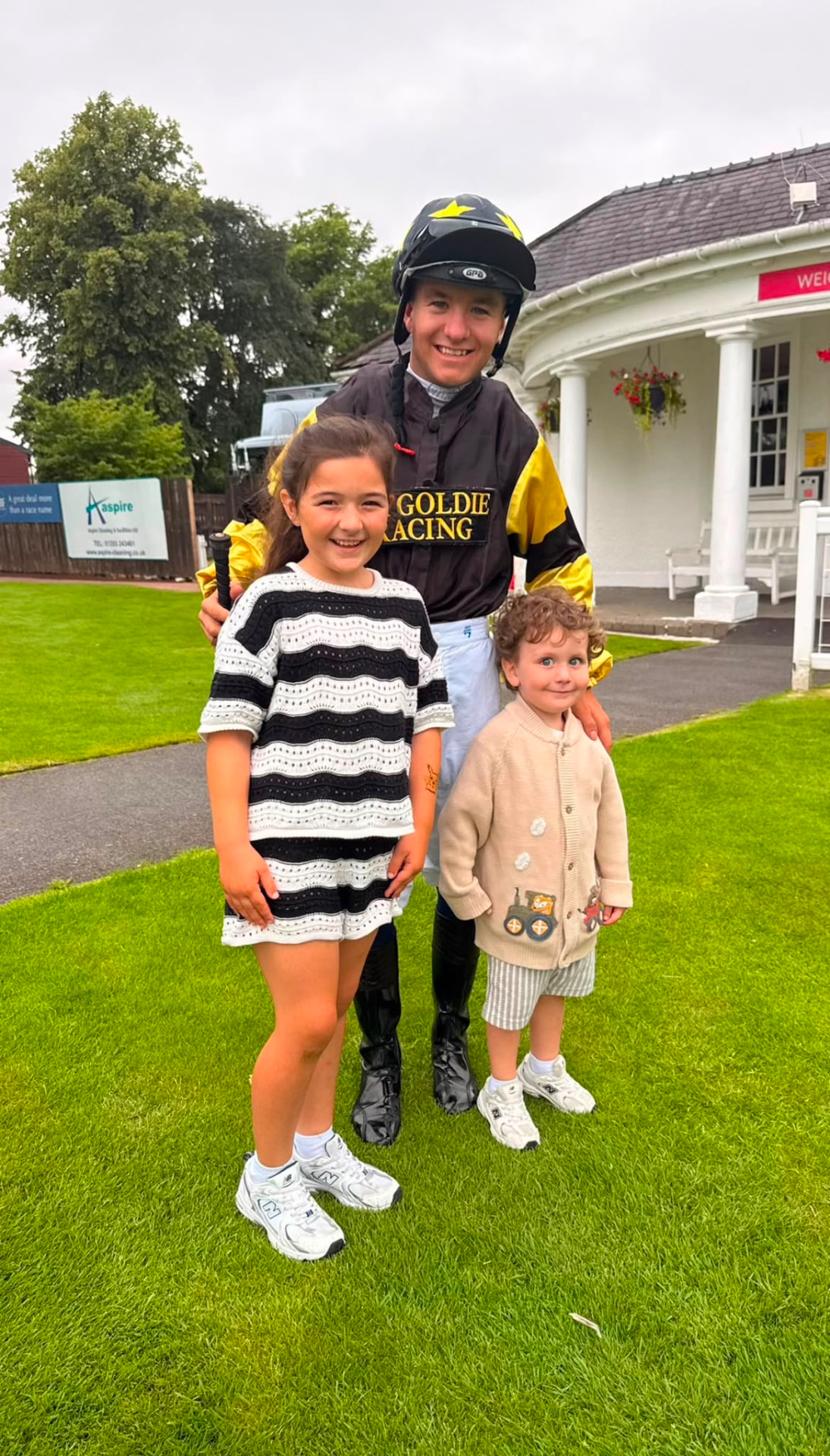 Young racegoers meeting a JDR jockey